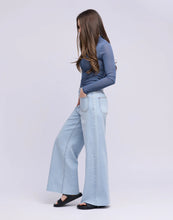 LILY WIDE LEG JEANS / SHERYL YOGA JEANS