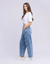 MALIA RELAXED JEANS / KARLIE YOGA JEANS