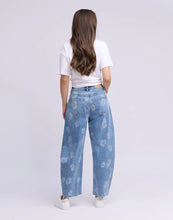 MALIA RELAXED JEANS / KARLIE YOGA JEANS