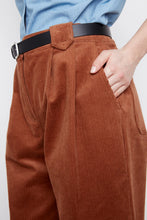 Pantalon Isadora en corduroy de Julei Design Olive