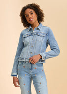 Veste en jean brodee, délavé léger