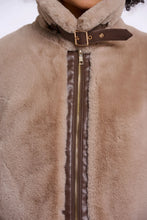 Manteau Lambra Taupe Fausse Fourrure
