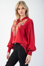 BLOUSE TISSÉE AVEC DÉTAILS DE BRODERIE Rouge