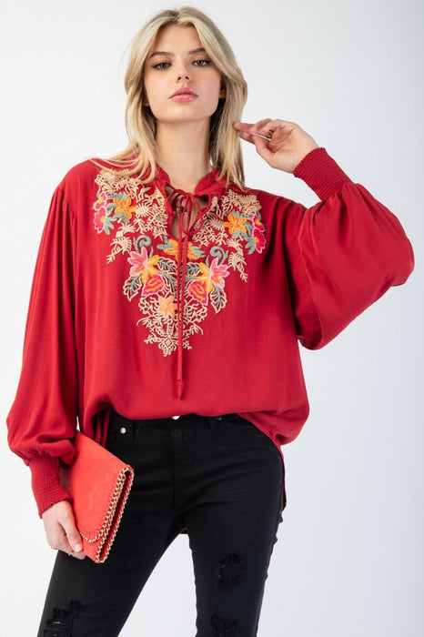 BLOUSE TISSÉE AVEC DÉTAILS DE BRODERIE Rouge