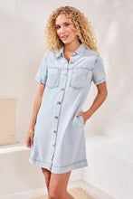 Robe Denim droite fluide en jean boutonnée sur le devant