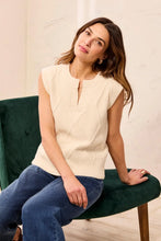 Pull sans manches à col rond fendu doux Crème